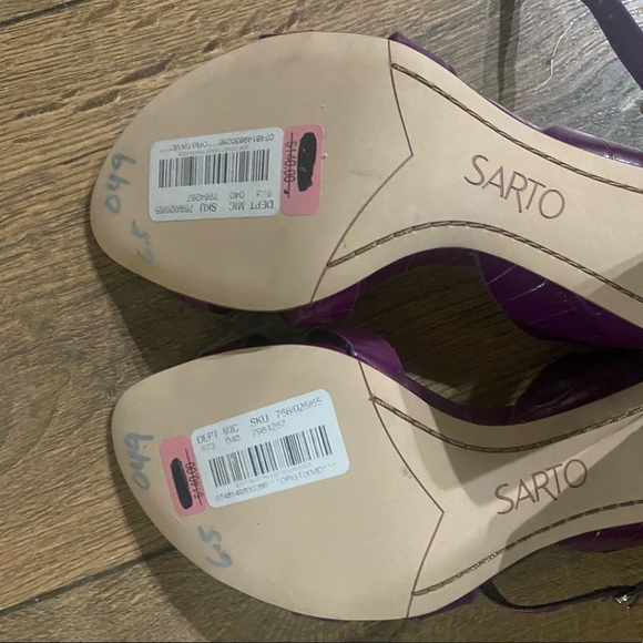 $100 Off Dazzling Diva Pumps…Faux Crocodile Pattern Designer Sarto plum heels! - Picture 6 of 6